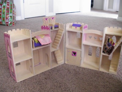 Cute, right? It folds up for easy toting.